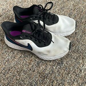 Nike Women’s Sneakers Size 7.5